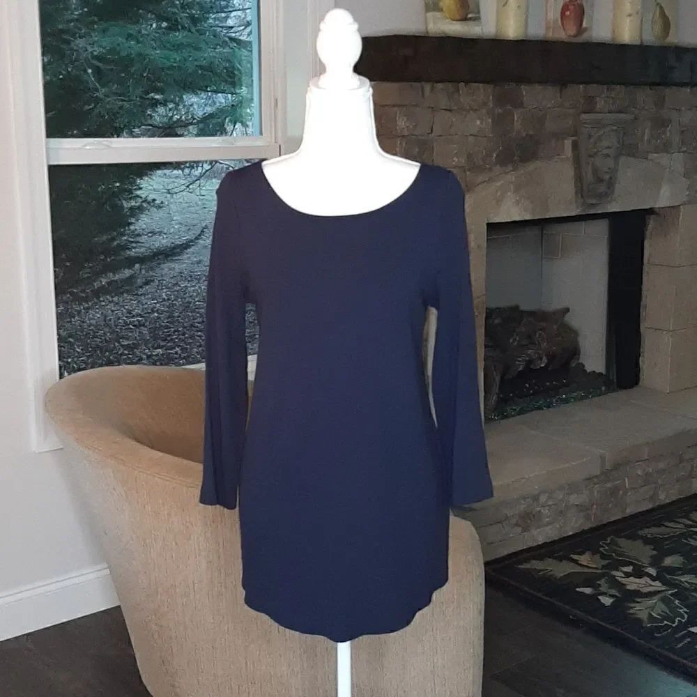 Crown & Ivy Navy Blue Quarter Sleeve Zip Back Top